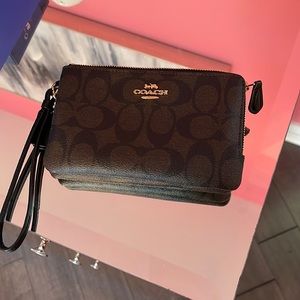 COACH WALLET BRAND NEW WITH TAGS